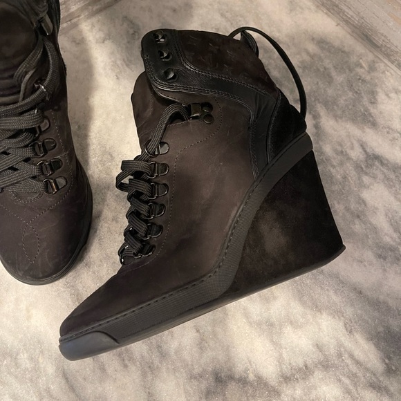 W Suede Louis Vuitton Wedge Booties - Picture 3 of 16